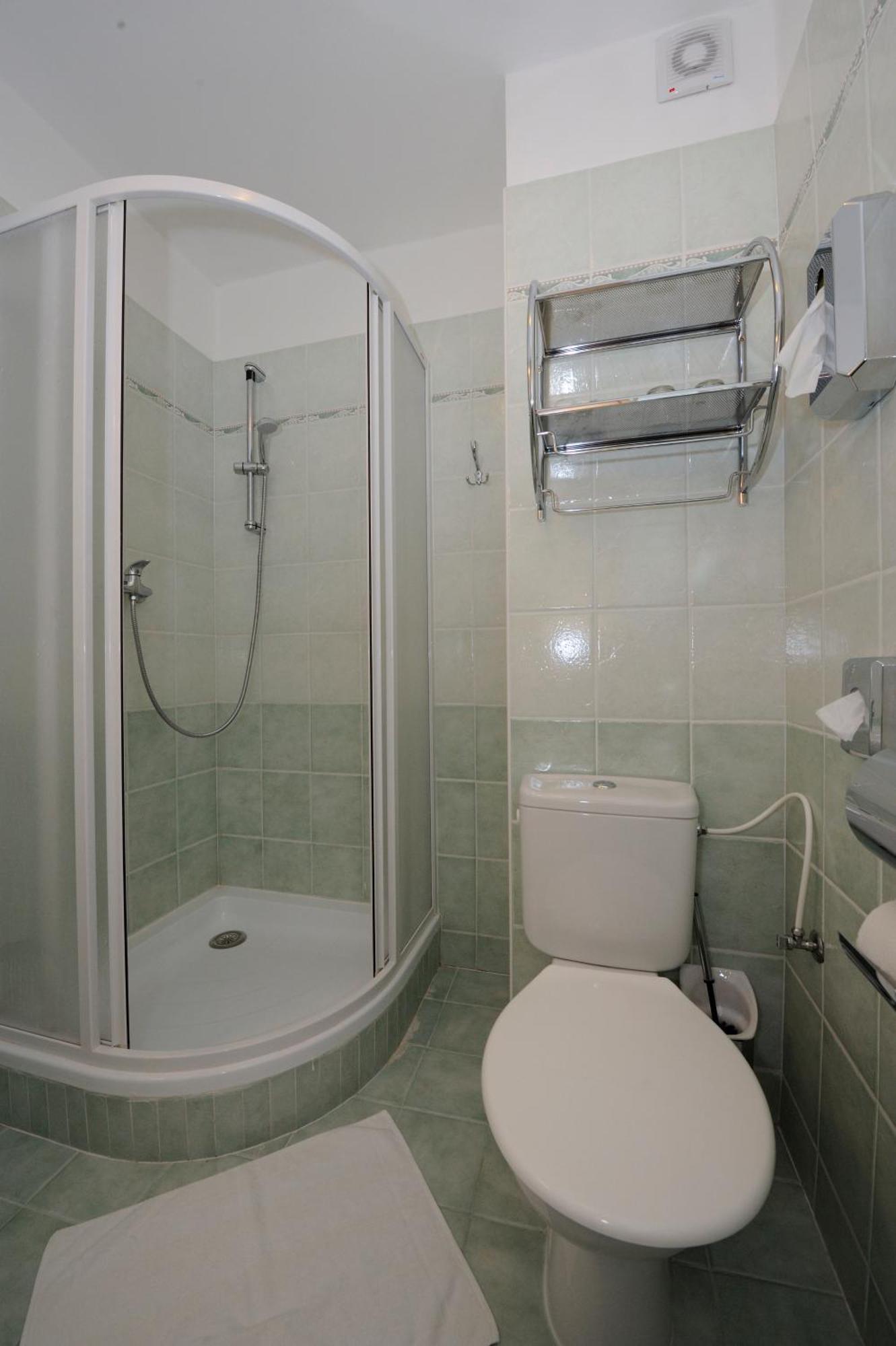 Hotel Zlata Stika Pardubice Bagian luar foto