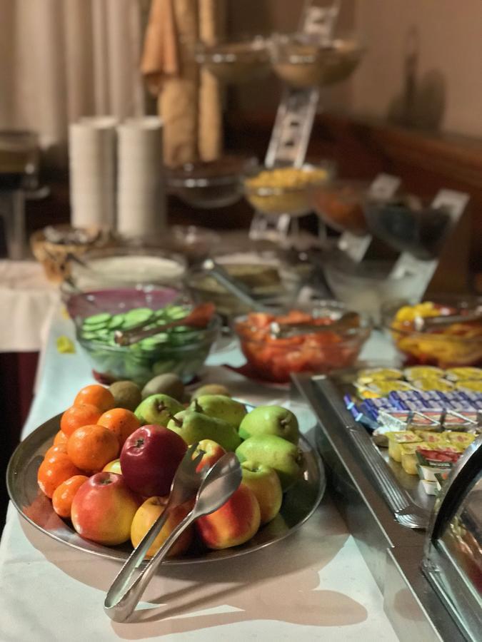 Hotel Zlata Stika Pardubice Bagian luar foto